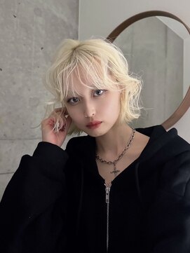 モニカ 栄店(MONIQA) white blonde color
