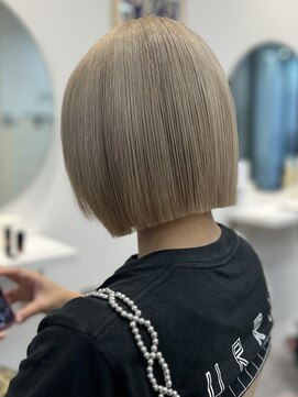 ソラ 広尾店(SORA) ホワイトベージュ/アースベージュ/ボブ/ブリーチカラー