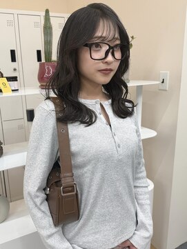 チーカ(chica) ウェーブミディアム/シースルーバング