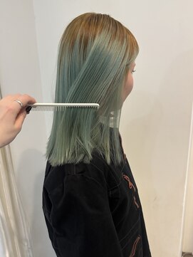 ターコイズ×ベージュ