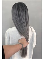 シェリ ヘアデザイン(CHERIE hair design)&nbsp;ルーツカラー×ホワイトグレー［福岡/天神/大名/美容室］