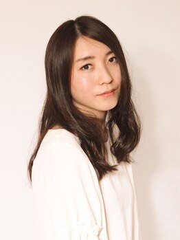 アミ美容室の写真/頻繁に染めるからこそ、頭皮と髪への優しさを重視。艶と透明感を与える上品な大人カラーをご提案