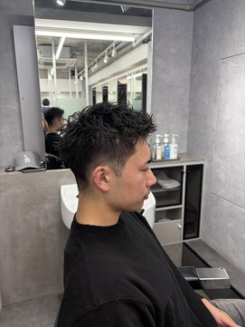 クロムトウキョウ ザ バーバー ネオン 新宿店(CHROM TOKYO the Barber ne/on) 束感ショート