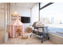 ブルームニキュウロク 富里(bloom 296)の雰囲気（キッズルーム完備◎お子様同伴でのご来店も大歓迎です♪）