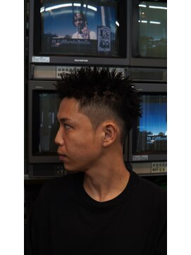チルチェア 渋谷店(CHILL CHAIR) スキンフェード x ツイストパーマ