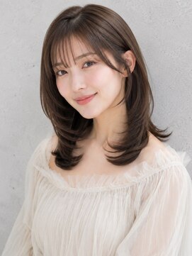 ガーディナ(Gardina) ミディアムレイヤー 顔周りカット ブラウンベージュ 20代