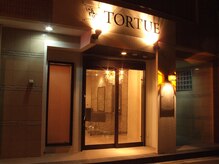 ヘアメイク トルテュ(HAIR MAKE TORTUE)の雰囲気（シャンデリアの輝きがやさしくこぼれるTORTUE）