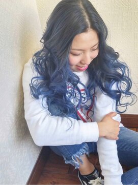 バーニッシュ(VARNISH) 大人気ブルーカラー×大きめカールでカッコ可愛く♪