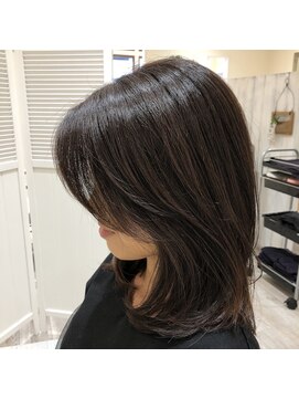 ユリエス(JU.LI.S) ゆる内巻きミディ