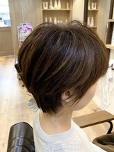 サインヘアー(sign hair) おさまるショートボブ