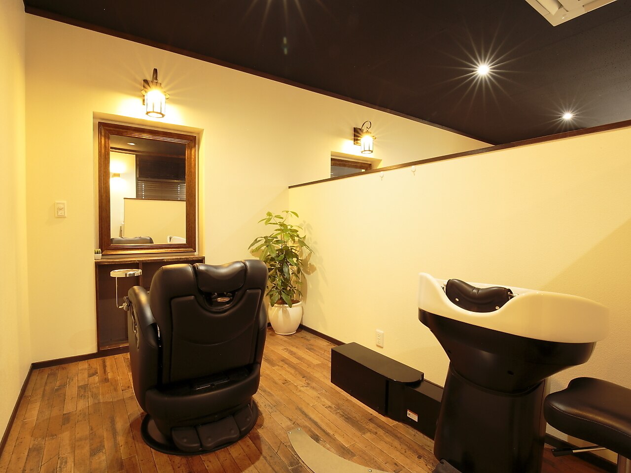 ケー バーバー アンド ヘッドリラクゼーション(K BARBER