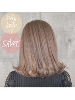 シュプバイトゥーミー(sup.by tomee)&nbsp;ミルキーベージュ【担当 末吉】