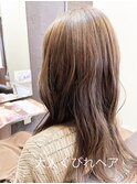 大人可愛い韓国風くびれヘア艶感アッシュ