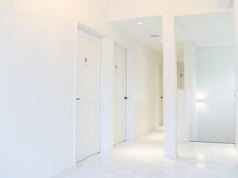 【初めてのサロンは緊張？？】annee hairでは一人のスタイリストが最後まで担当するので安心☆ 【万代】