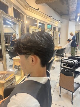 アイズ 海老名(AIZU) カルマパーマ　ニュアンスパーマ　センターパートウルフ