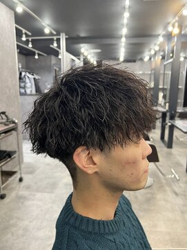 ライズ 綾瀬店(RISE) 【ツイストスパイラルパーマ】束感ツーブロックマッシュ！