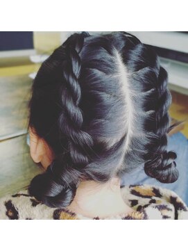 ヘアデザインフルーヴ(hair design fleuve) タイトロープ編込み