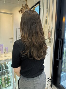 ロカ 表参道(loka) ウェーブヘア/レイヤーカット[表参道/ブリーチ/ハイライト]Mai