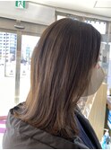 オリーブベージュ