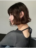 インナーカラーベージュ外ハネミディアムボブ10代20代30代