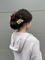 アム(am)&nbsp;タイトシニヨンアレンジ