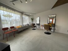 ポルフ(POLF)の雰囲気(シンプルな内装で洗練された空間をご用意いたします。)