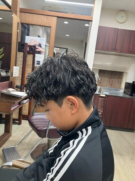 美容室 クウ(Kuu) 無造作スパイラル × キッズメンズショート