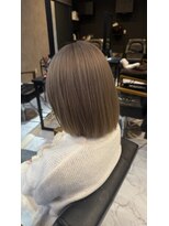 リリス(Lilith)&nbsp;透けグレージュブラウンのボブスタイル