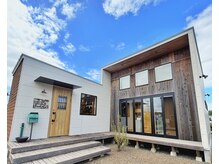 リノ(RINO)の雰囲気( 木の温もり感じる落ち着いたサロン※駐車場完備)