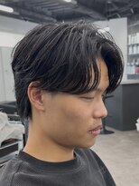 ラスト(LUAST)&nbsp;ツイストスパイラルパーマセンターパートウルフシャドウパーマ