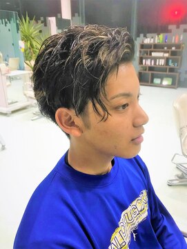 ハーツヘアーズ 五日市店(HEARTS hair's) アシンメトリー2ブロック ハイライト