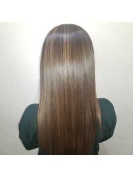 スタイル 成城学園前(STYLE) ストレートヘア 小顔に見せるヘア ブランジュ ダブルバング 5