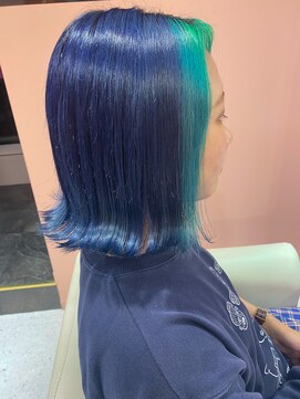 シェリエ(Cherie) ネイビーブルー/切りっぱなしハイトーン/ミディアムスタイル