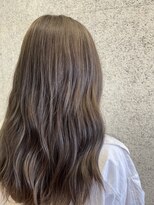 スリー(THREE)&nbsp;ミルクティーベージュ