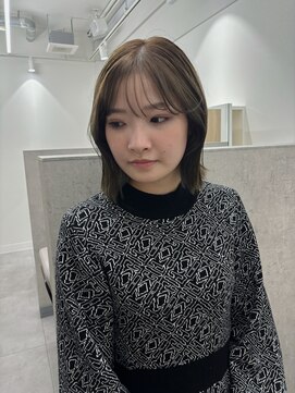 シー(thee) オリーブベージュ