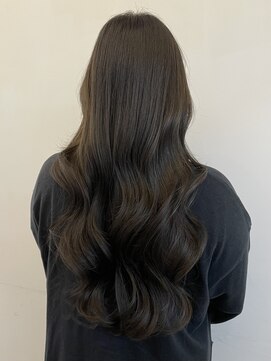 ジーナ 銀座中央通り(Zina) オリーブカラー