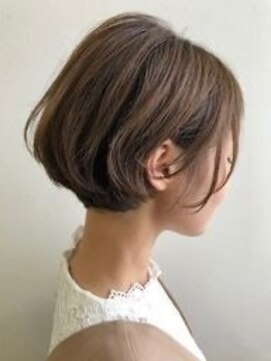 オルバイマグ(oru by mag) 20代30代40代小顔ひし形前下がりショートボブ