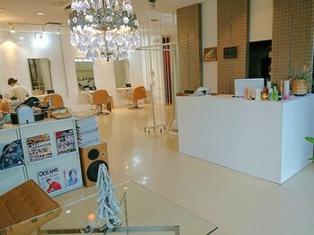 バレルヘアー 桐生の写真/明るく開放的で清潔感のある空間でリラックスしながら施術を受けられる！上質なひとときをお届け◎