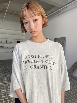 ピクス ヘアー(PIX HAIR) ベージュのミニボブ