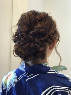 ルーチェココ(Lu'ce coco) ツイストアップ