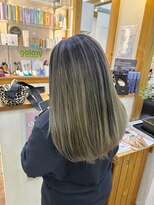 ギャラクシー ヘアードレッサーズ(galaxy hairdressers)&nbsp;バレイヤージュグレージュカラー