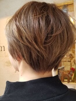 マノア(manoa)の写真/骨格や髪質などを見極めた似合わせカットで再現性の高いスタイルを叶えます＊毎日のスタイリングも簡単に◎