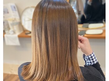 エム(emu)の写真/なめらかなで艶のある優しいストレートパーマ(縮毛矯正)