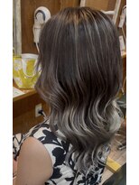 ヘアーサロン アトリエ(Hair salon ATORIE) ロングレイヤーブリーチバレイヤージュカラーシルバーベージュ