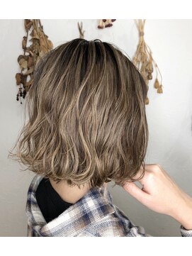 ウル(Ulu) 大人気ミルクティーカラー