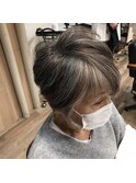 グレーヘアをスモーキーカラーで白髪ぼかし♪