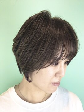 トレパルッキエーレ(tre parrucchiere) ［-tre-］ショートボブ