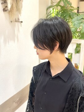フゥカ 類家店(fuka) 青森 八戸 黒髪 前下がり 丸み 大人ショート 20代30代40代50代