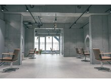 立川で絶大な紹介客を誇る人気店【LOOSE　ルース】立川駅/縮毛矯正/髪質改善/ブリーチ/メンズ/メンズカット