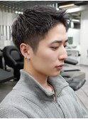 “大人ツーブロック×スパイキーショートで抜け感を”